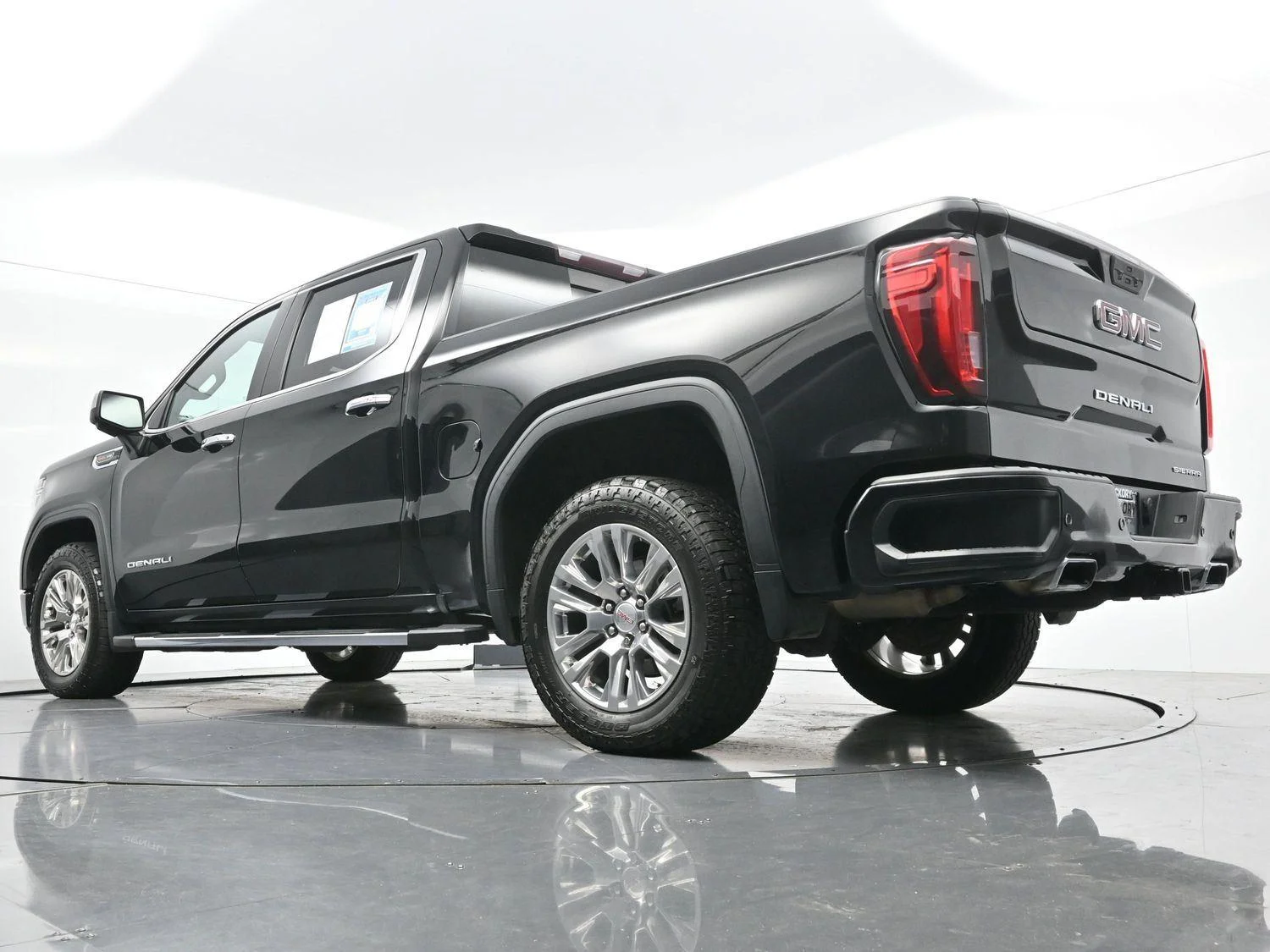 Used 2021 Onyx Black GMC Denali image 52
