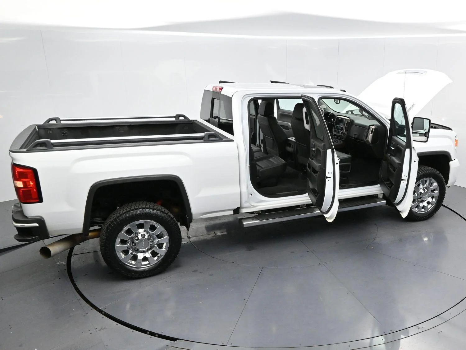 Used 2019 Summit White GMC Denali image 39