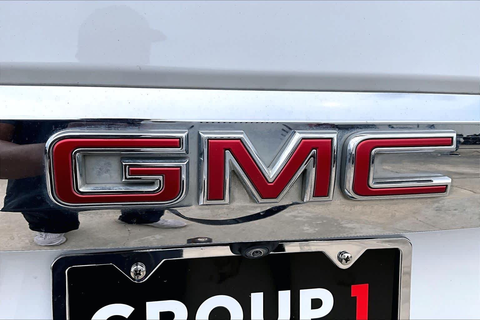 Used 2023 Summit White GMC SLT image 31