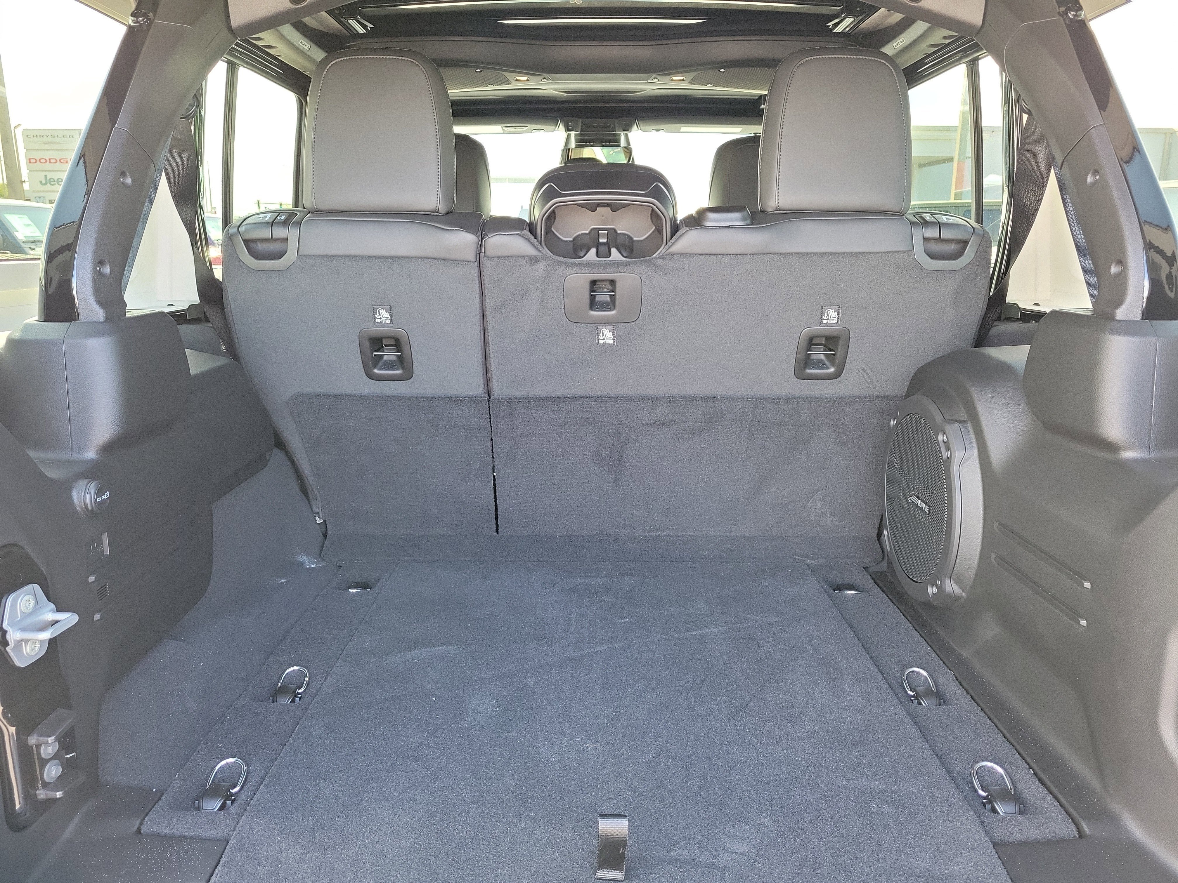 New 2026 Black Clear-Coat Exterior Paint Jeep Rubicon X image 7