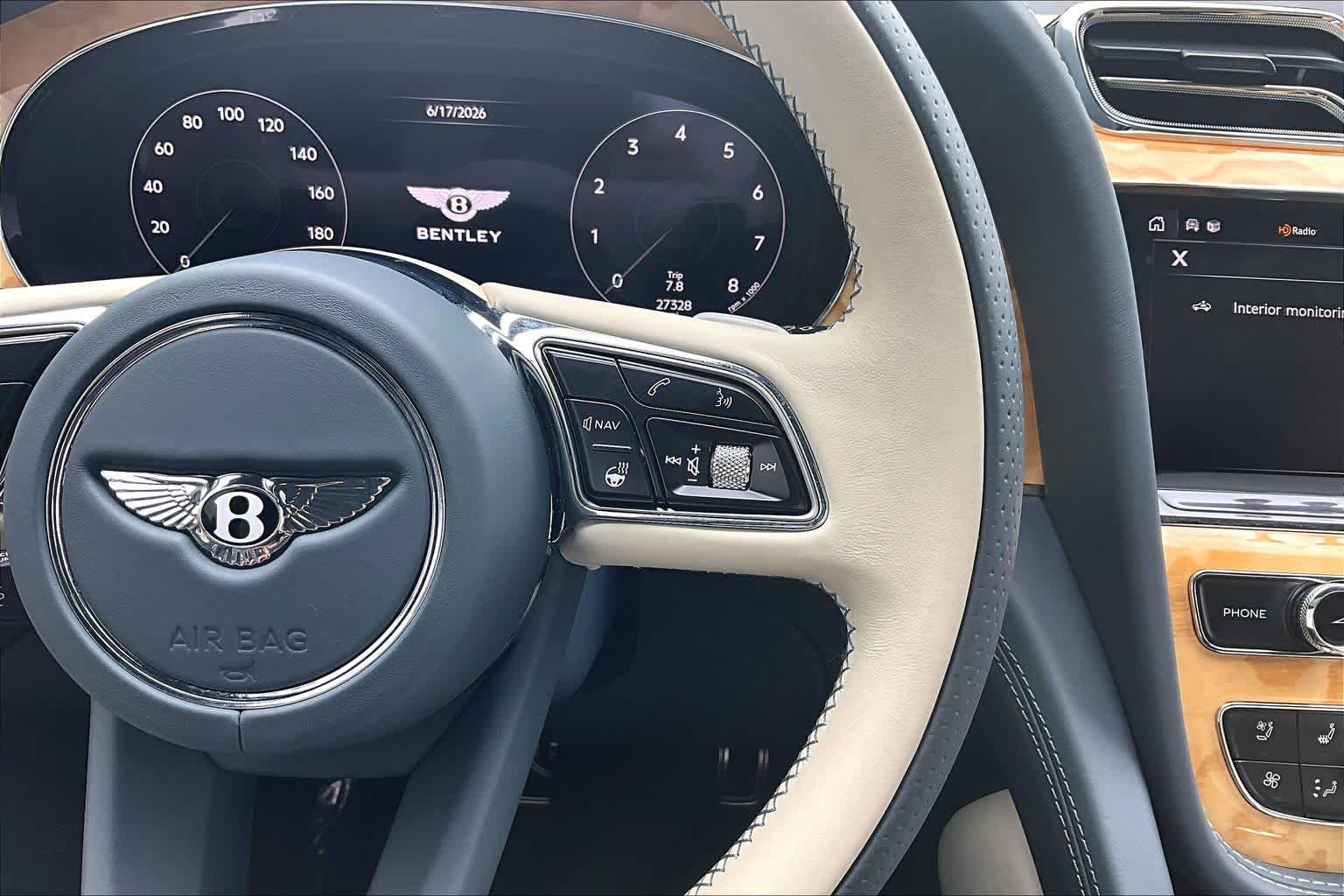 Used 2022 Black Sapphire Metallic Bentley V8 image 24