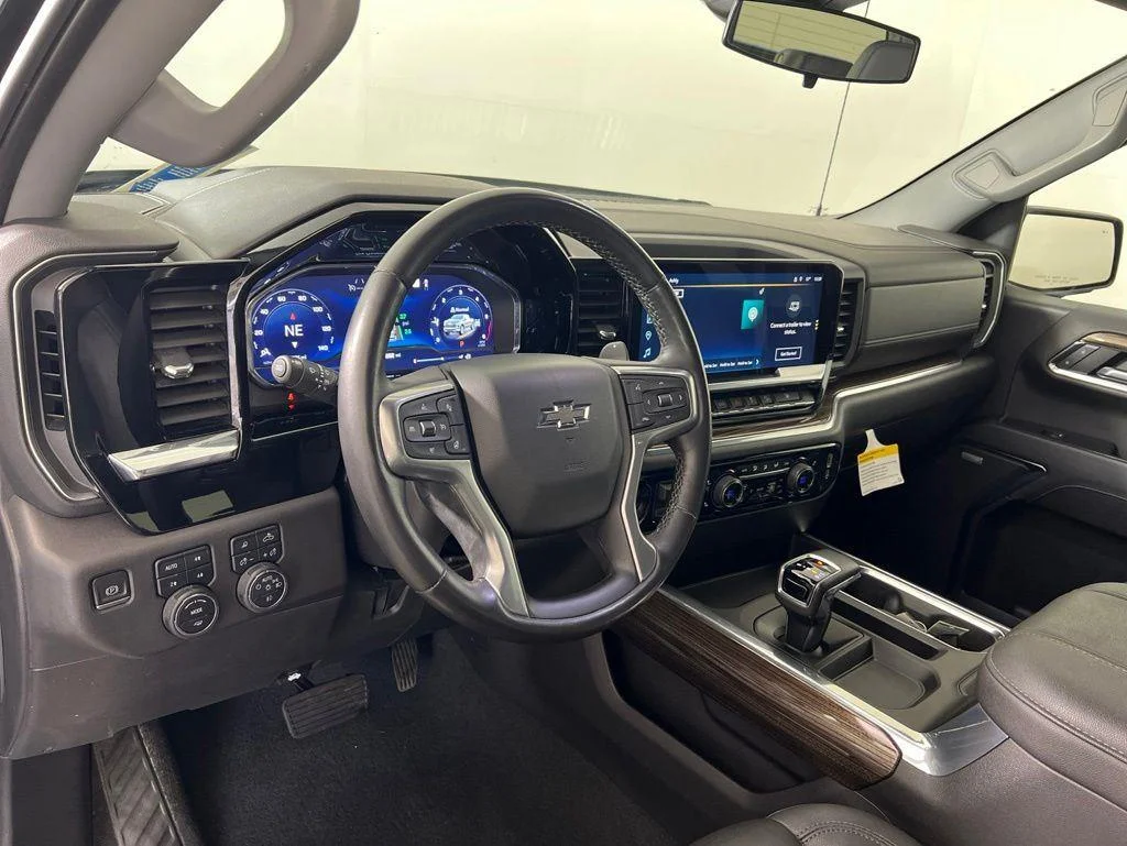 Used 2023 Black Chevrolet RST image 5