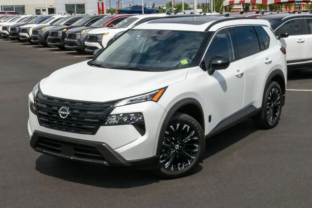 New 2026 Everest White Pearl TriCoat Nissan Dark Armor image 40