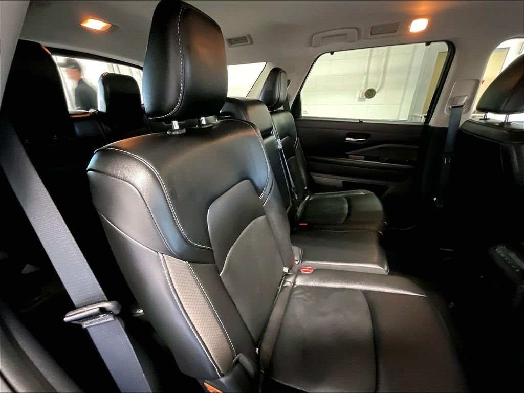 Used 2023 Super Black Nissan SL image 16