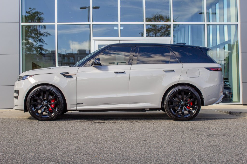 Used 2025 Gray Land Rover Autobiography image 7