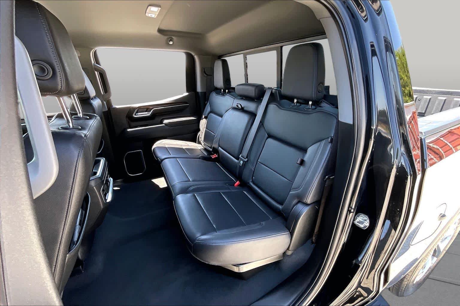 Used 2026 Onyx Black GMC SLT image 19