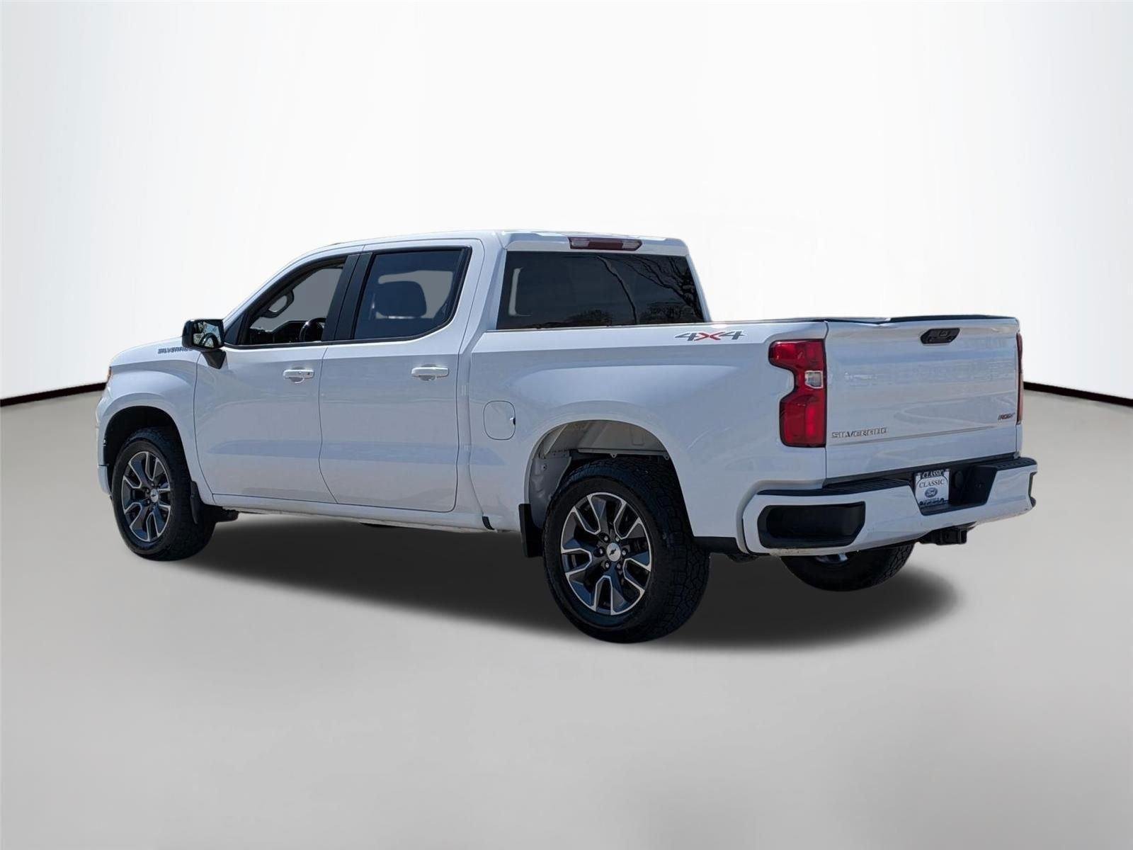 Used 2023 Summit White Chevrolet RST image 3