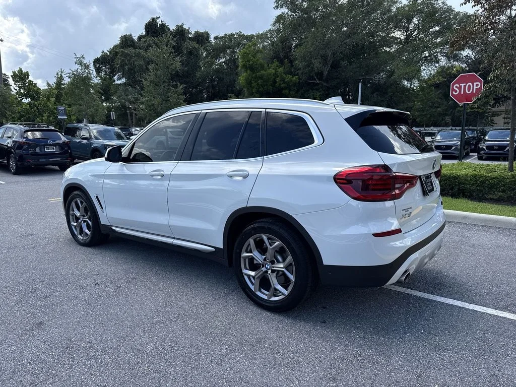 Used 2021 Alpine White BMW sDrive30i image 12