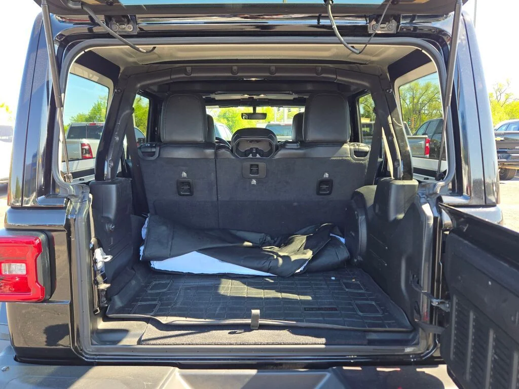 Used 2020 Black Jeep Unlimited Rubicon image 18