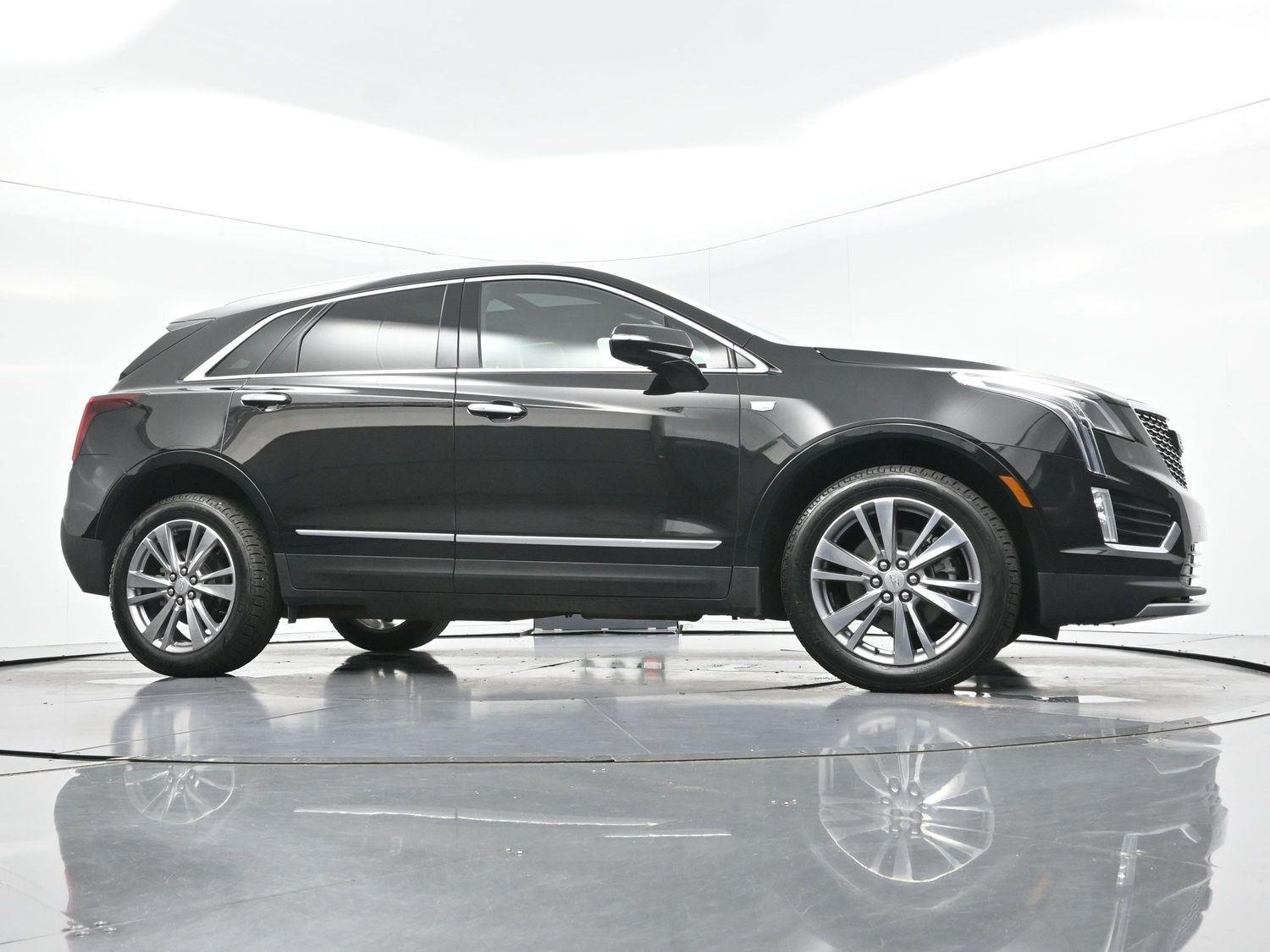 Used 2025 Stellar Black Metallic Cadillac Premium Luxury image 44