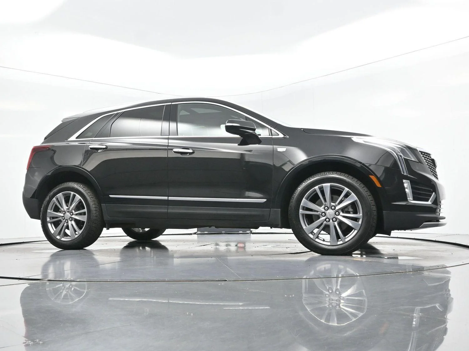 Used 2025 Stellar Black Metallic Cadillac Premium Luxury image 44