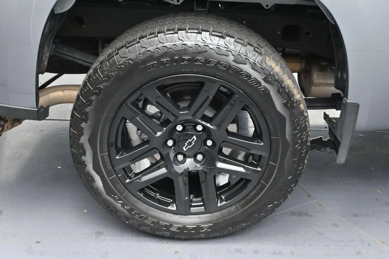 Used 2025 Sterling Gray Metallic Chevrolet Custom image 31