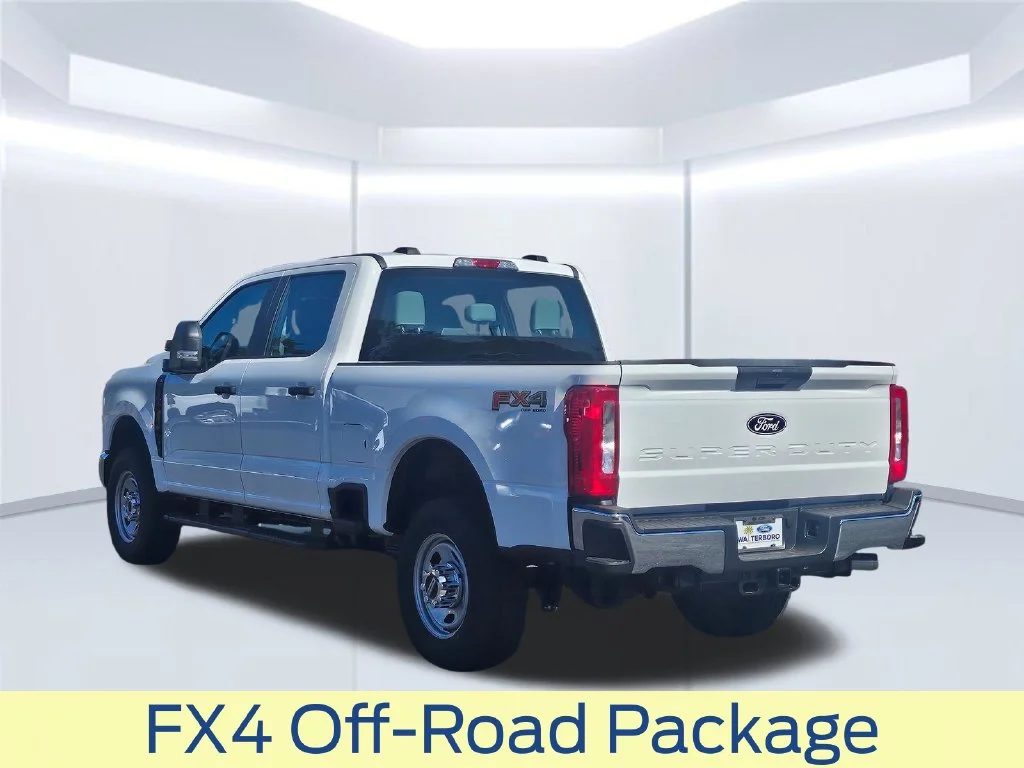 New 2027 Oxford White Ford F-350® XL image 19