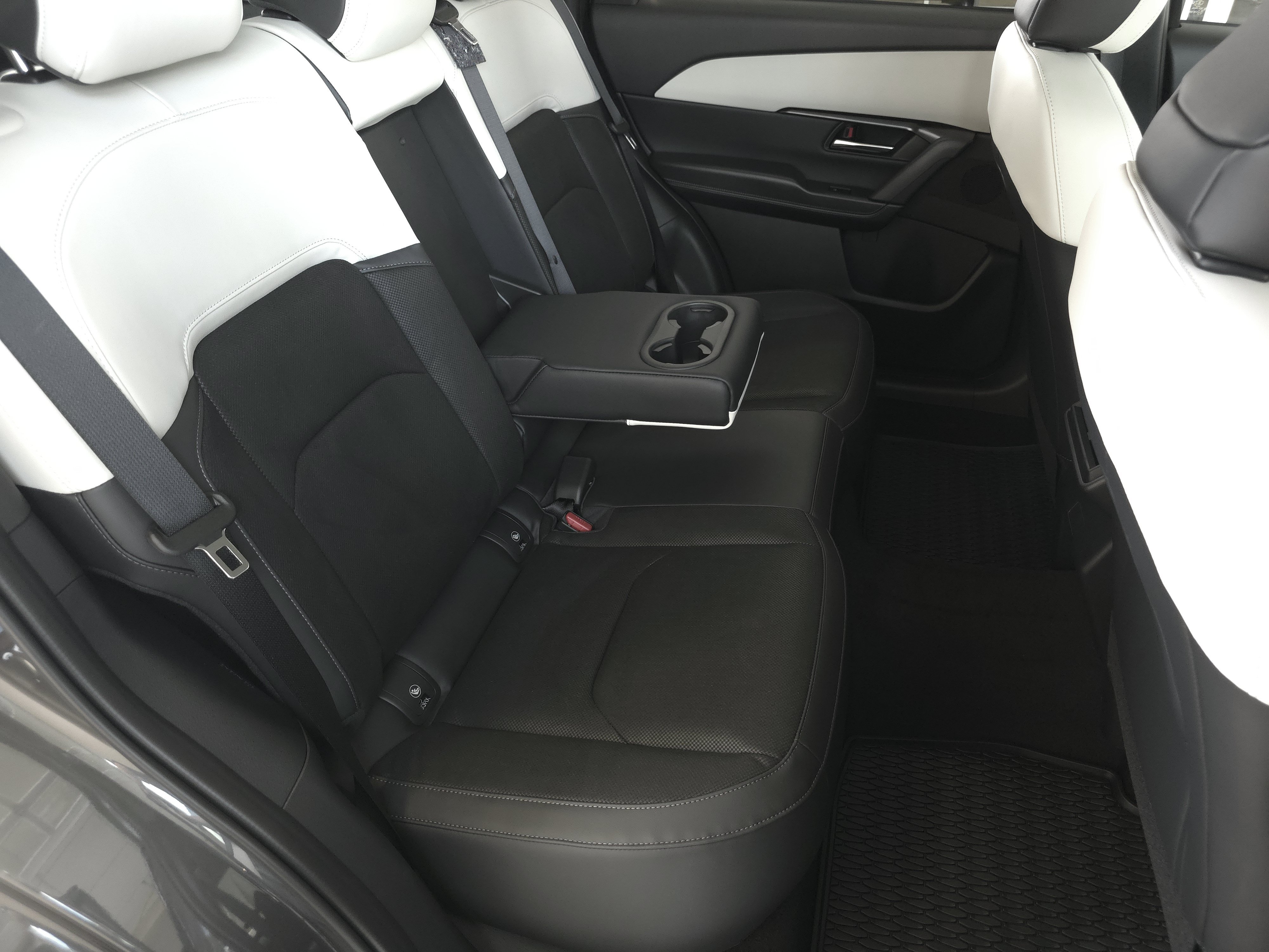 New 2026 Machine Gray Metallic Mazda 2.5 S Preferred AWD image 29