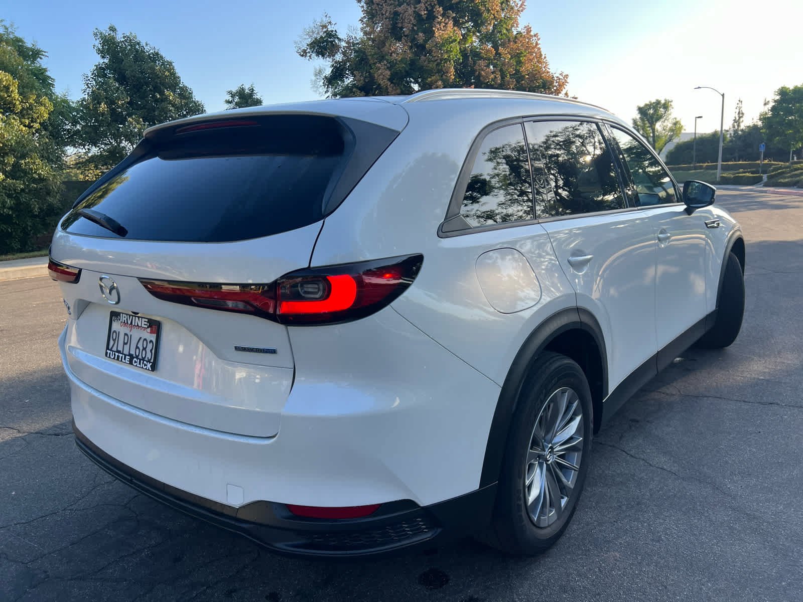 Used 2024 Rhodium White Premium Mazda Preferred image 7