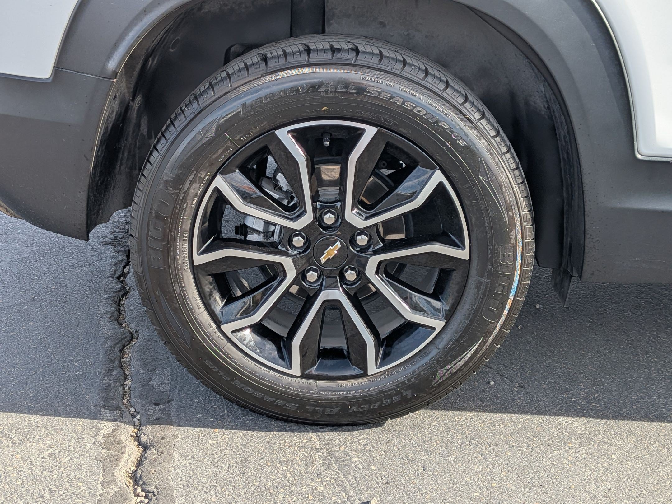 Certified Used 2022 Summit White Chevrolet ACTIV image 13