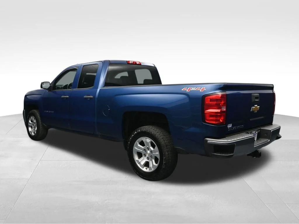 Used 2016 Blue Chevrolet WT image 3