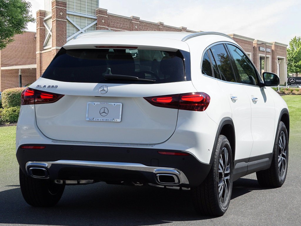 New 2026 Polar White Mercedes-Benz GLA 250 image 40