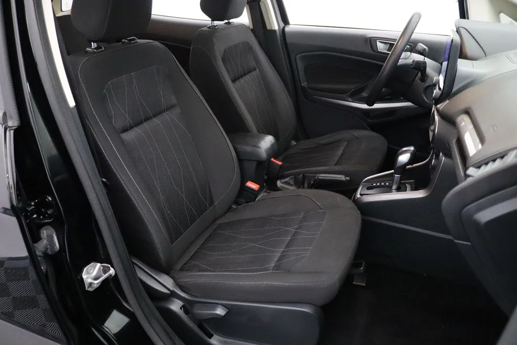 Used 2021 Black Ford SE image 13