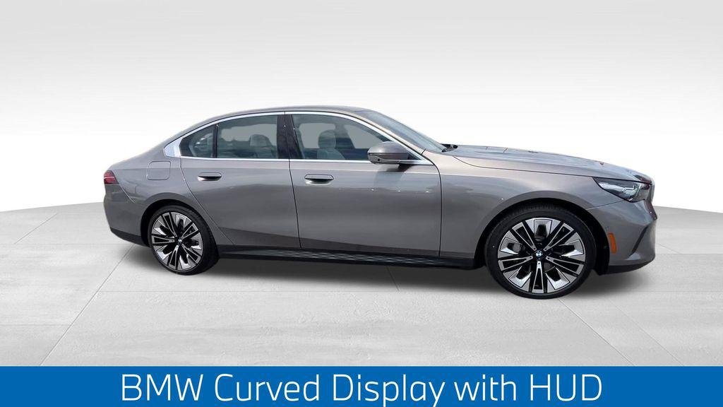 New 2026 Oxide Grey Metallic BMW 530i xDrive image 13