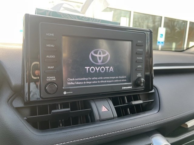 2021 Toyota RAV4 LE photo 2