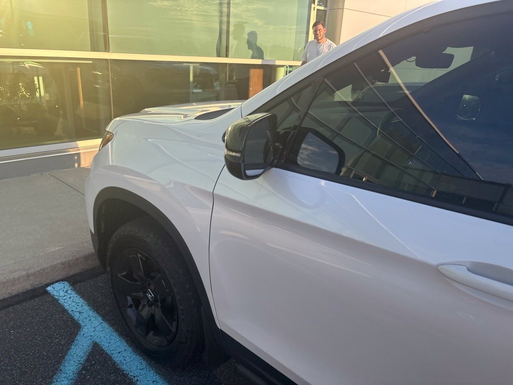 Used 2025 White Honda Black Edition image 5