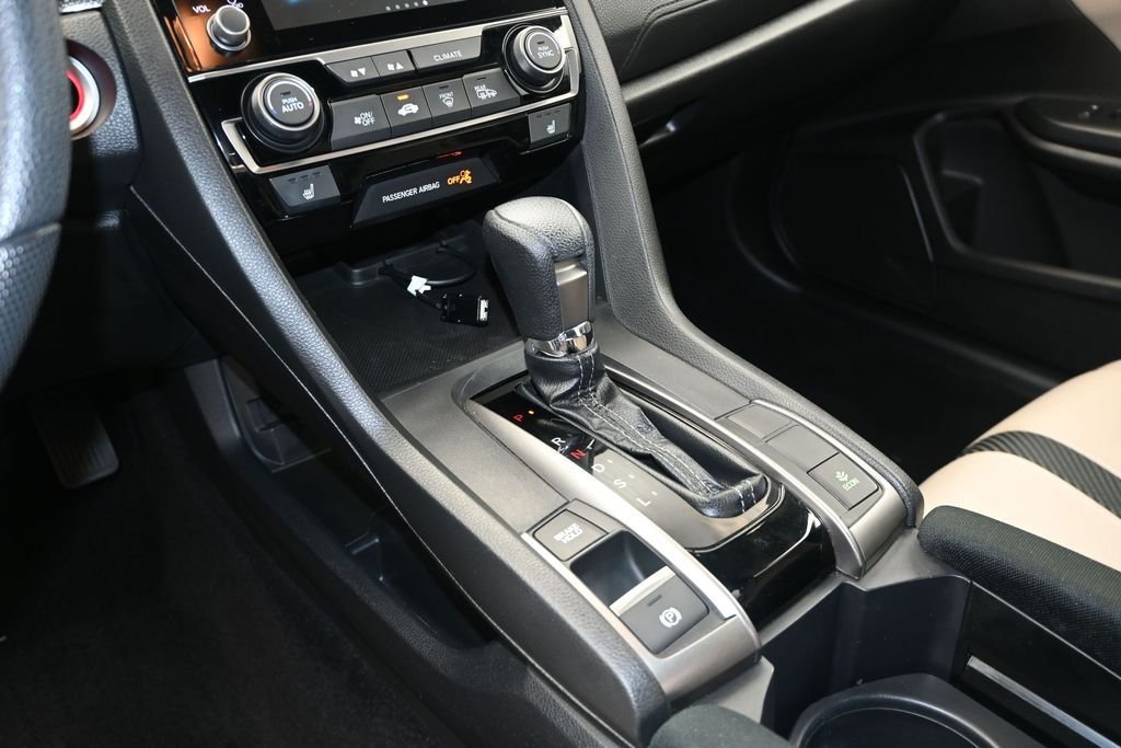 Used 2019  Honda EX image 18