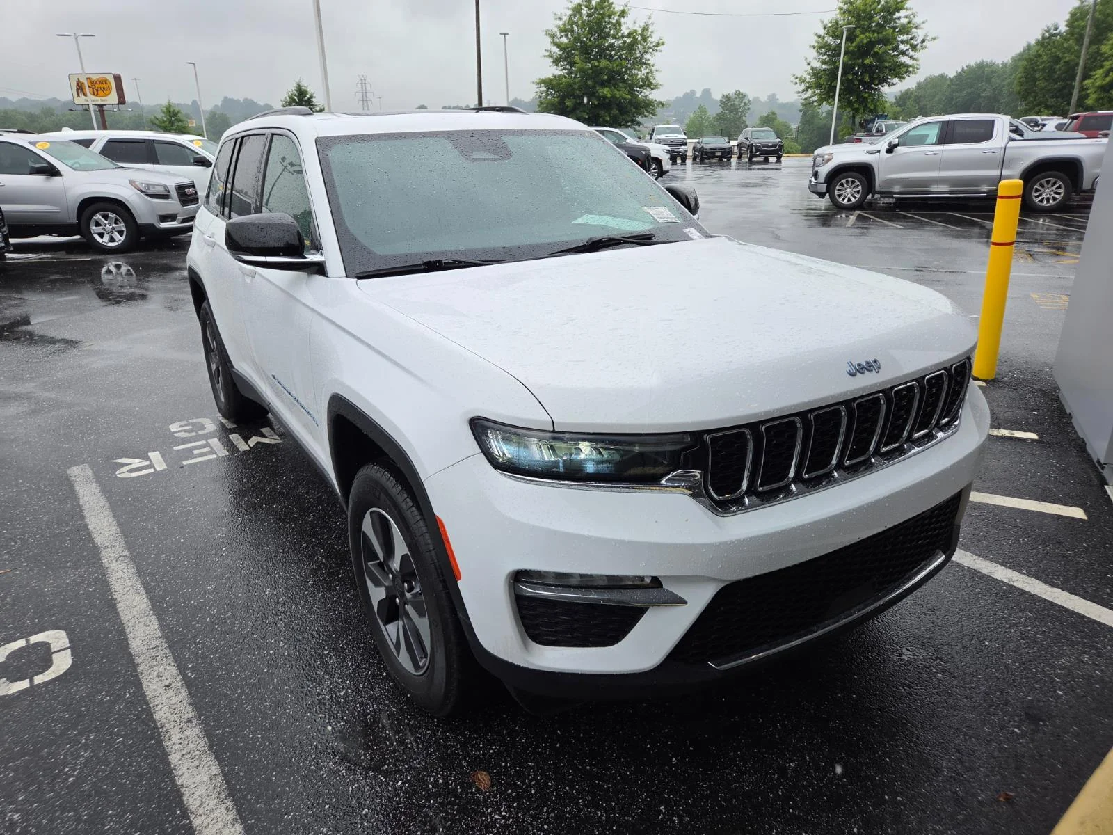 Used 2024 White Jeep 4x4 image 3