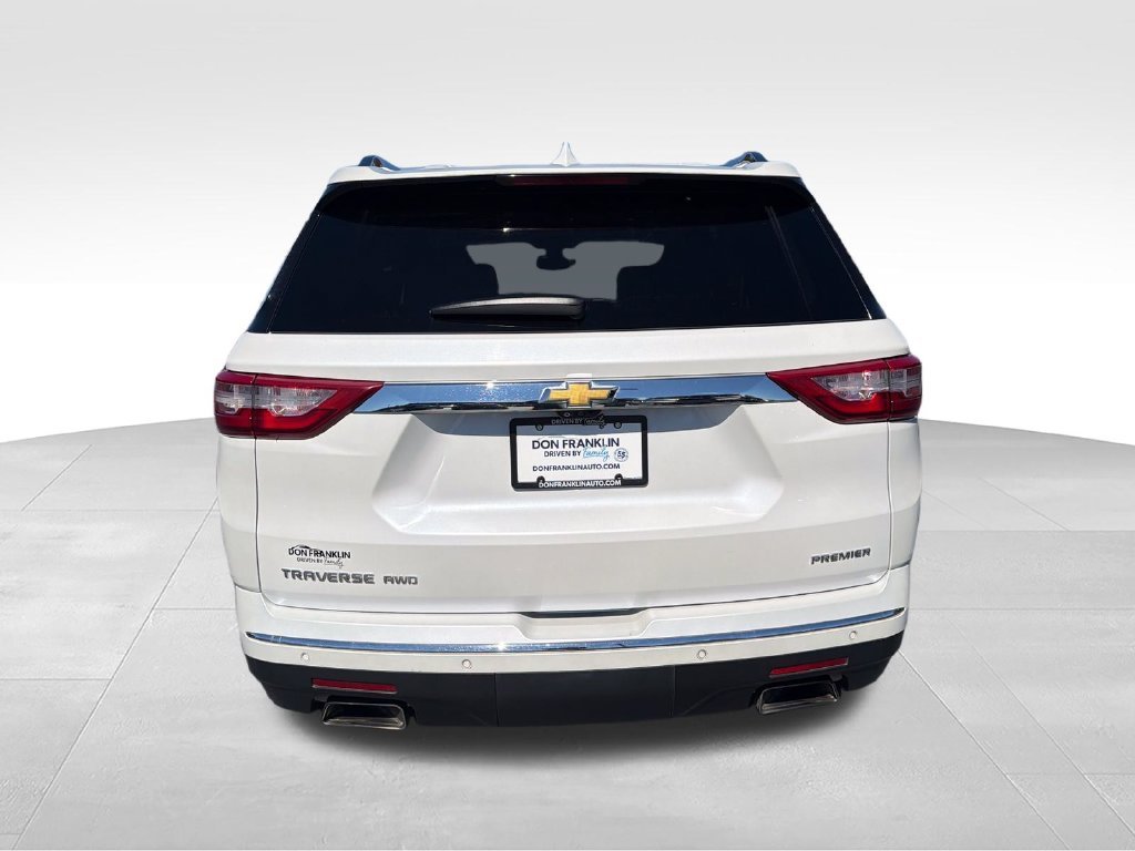 Used 2021 Beige Chevrolet Premier image 4