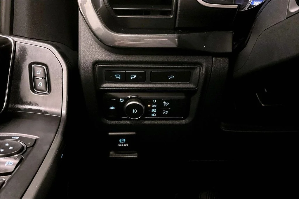 Used 2022 Black Ford XLT image 16