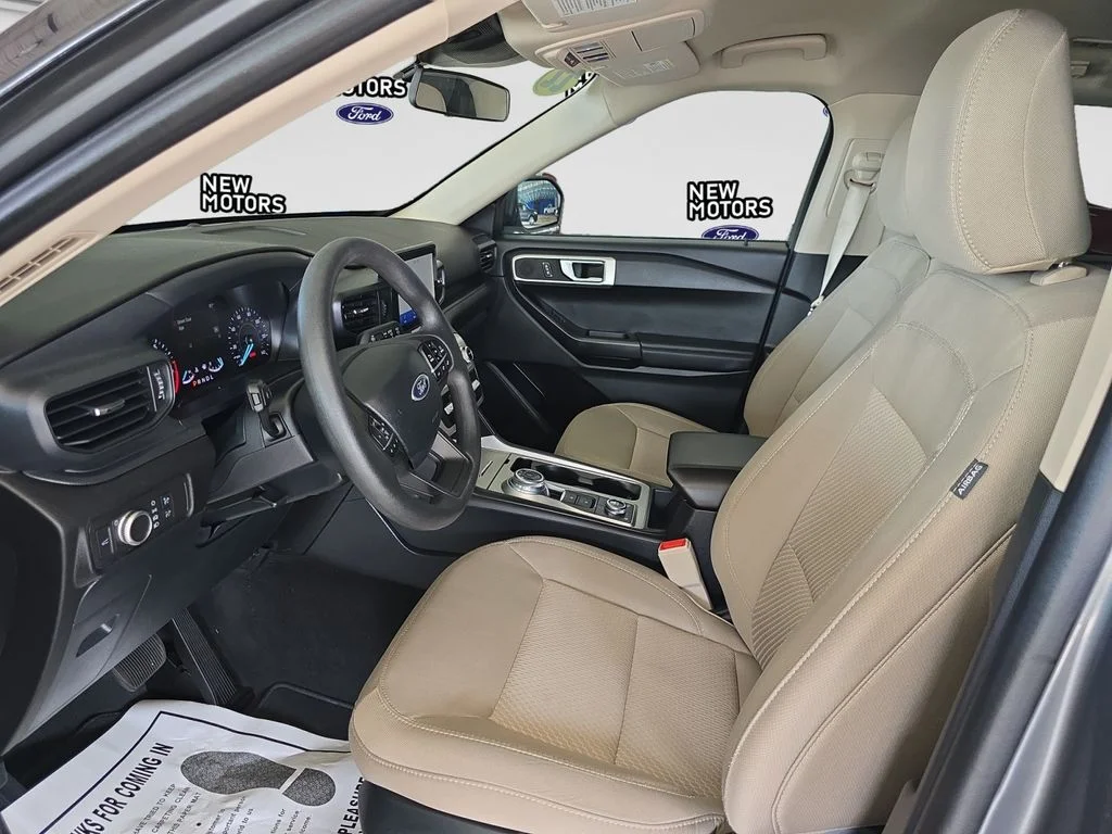 Used 2022 Gray Metallic Ford Base image 9