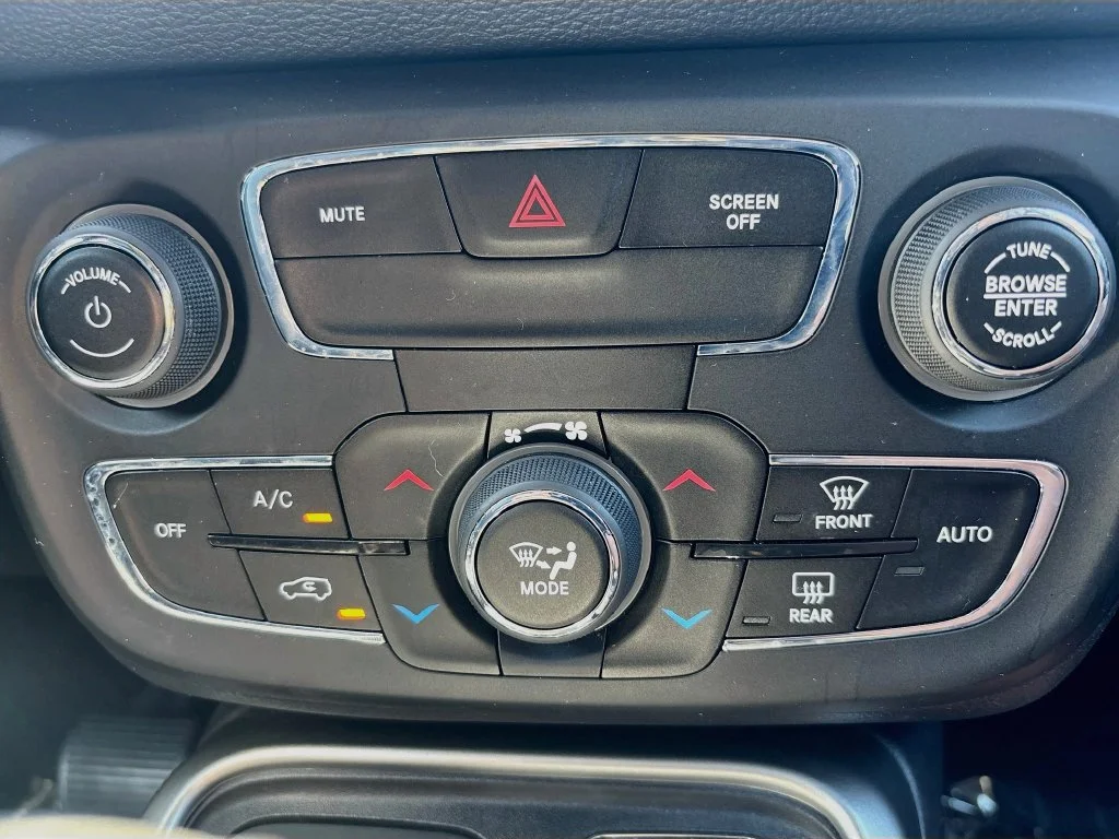 Used 2019 Red Jeep Latitude image 23