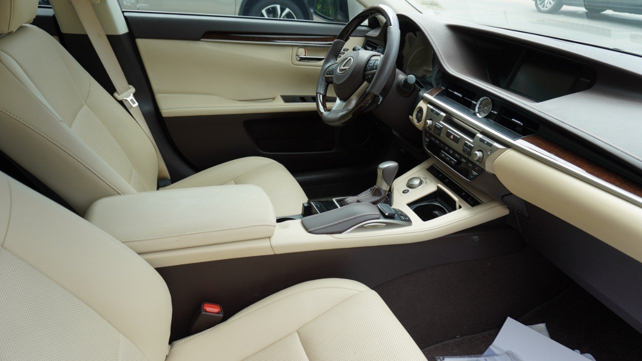 Used 2018 Beige Lexus ES 350 image 10