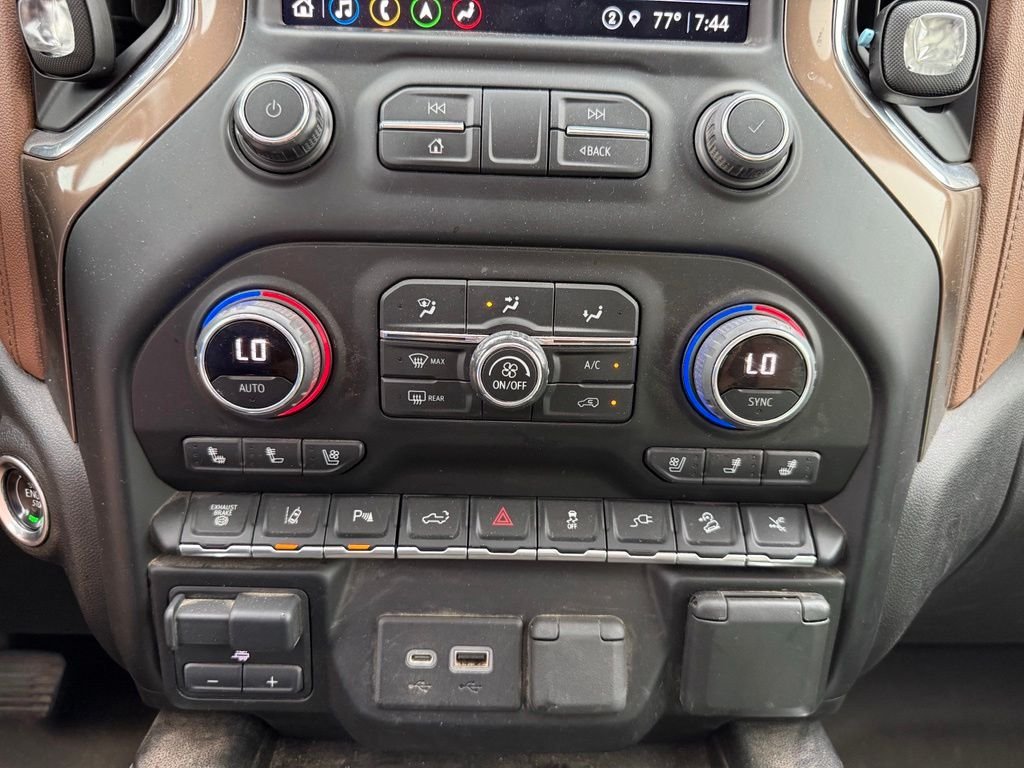 Used 2022 Silver Ice Metallic Chevrolet High Country image 12