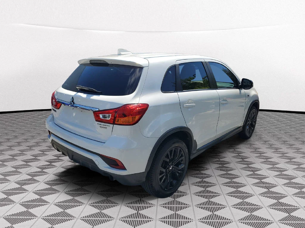 Used 2018  Mitsubishi 2.0 LE image 6
