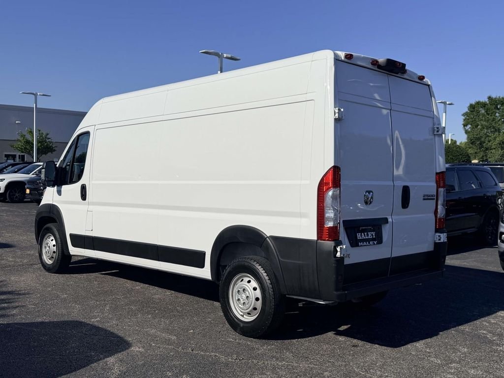 Used 2023 White Ram High Roof image 4
