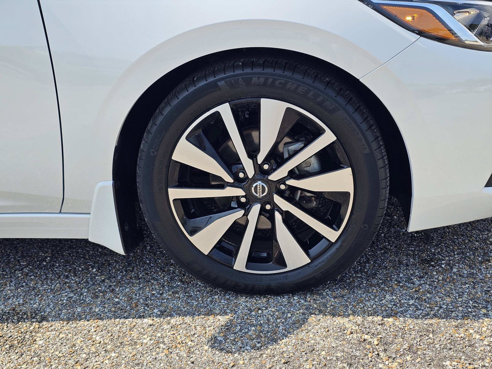 2023 Nissan Sentra SV - Photo 6