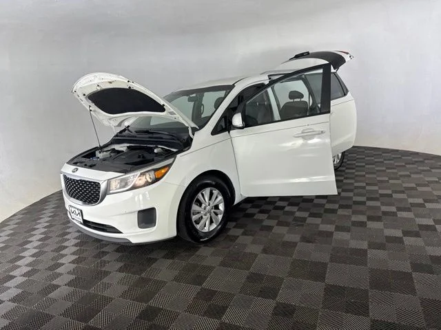 Used 2015 White Kia LX image 12