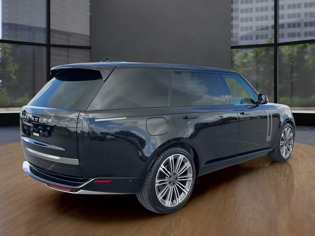 Used 2024 Black Land Rover SE image 5