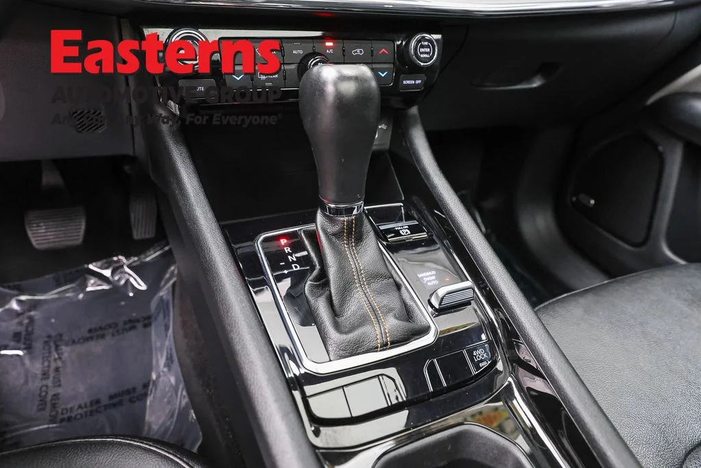 Used 2022 Red Jeep Limited image 13