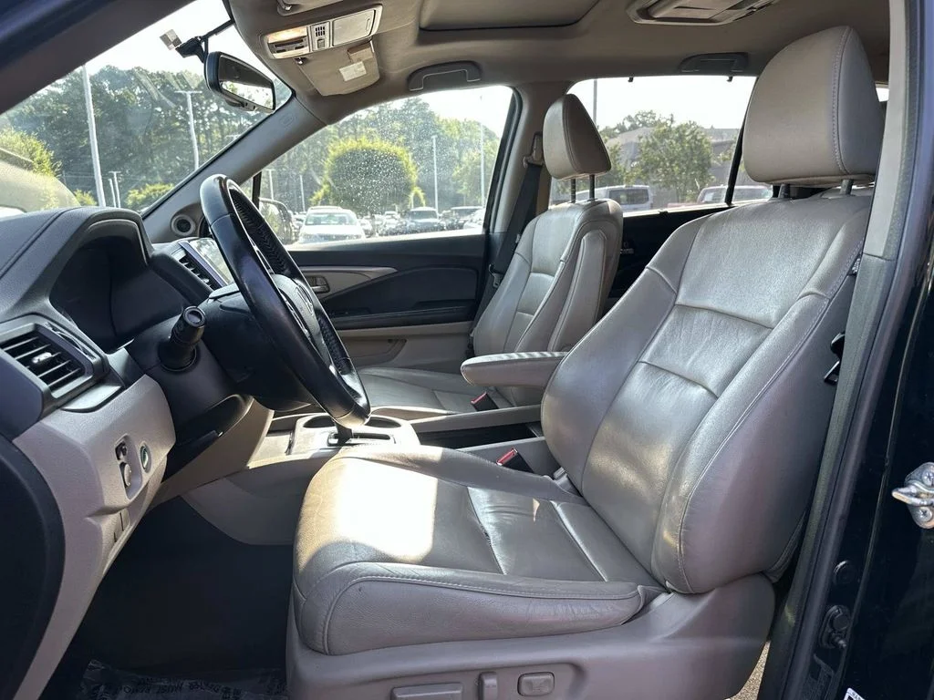 Used 2016  Honda EX-L image 23