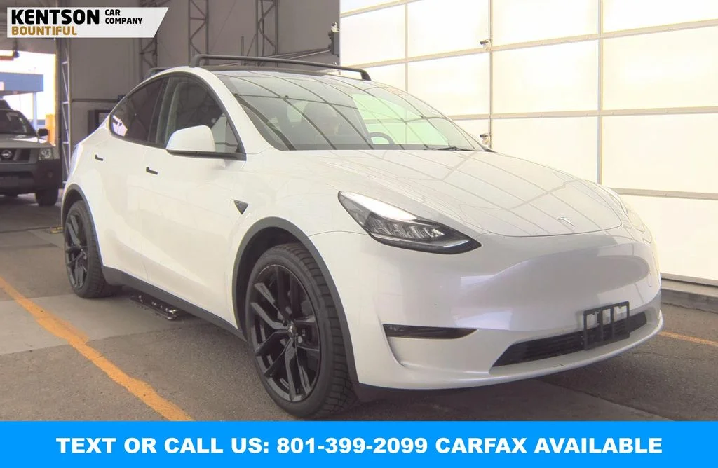 Used 2023 White Tesla Long Range image 3