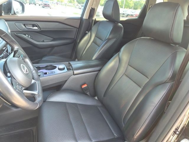 Used 2023 Black Nissan SV image 6