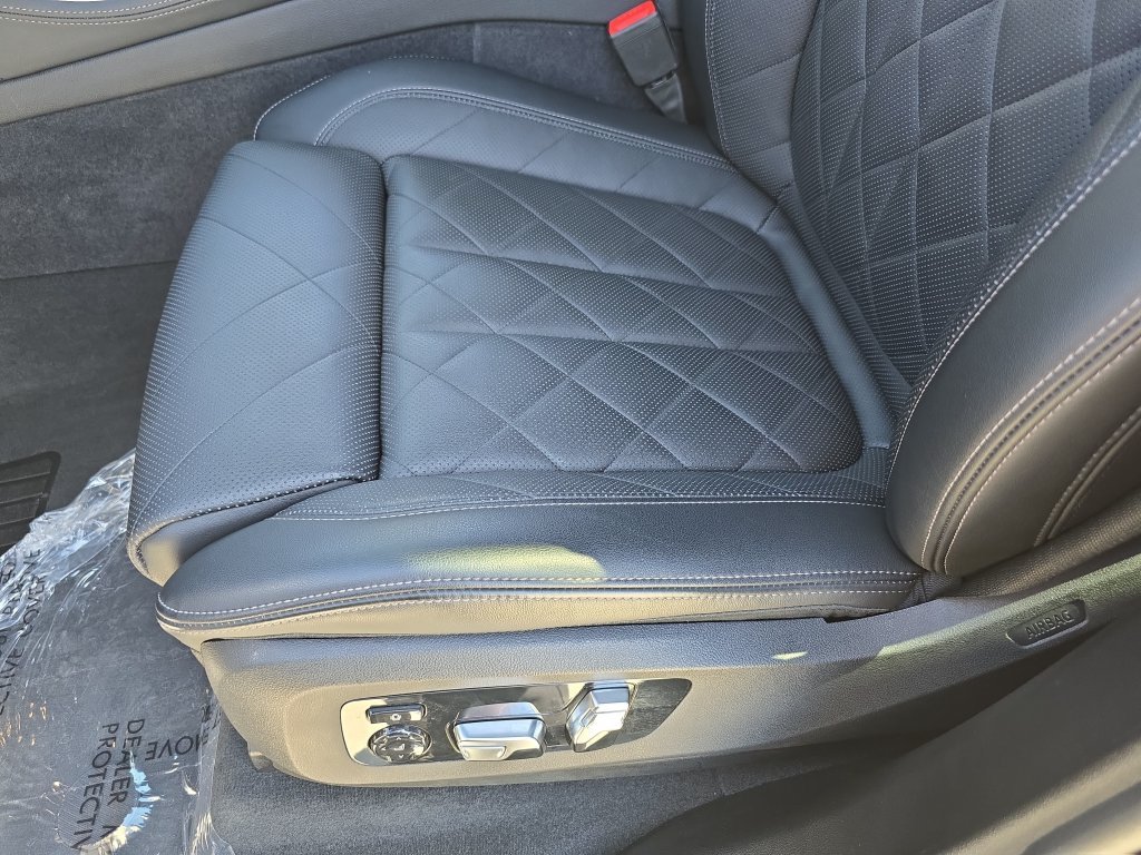 Used 2025 Black BMW sDrive40i image 32