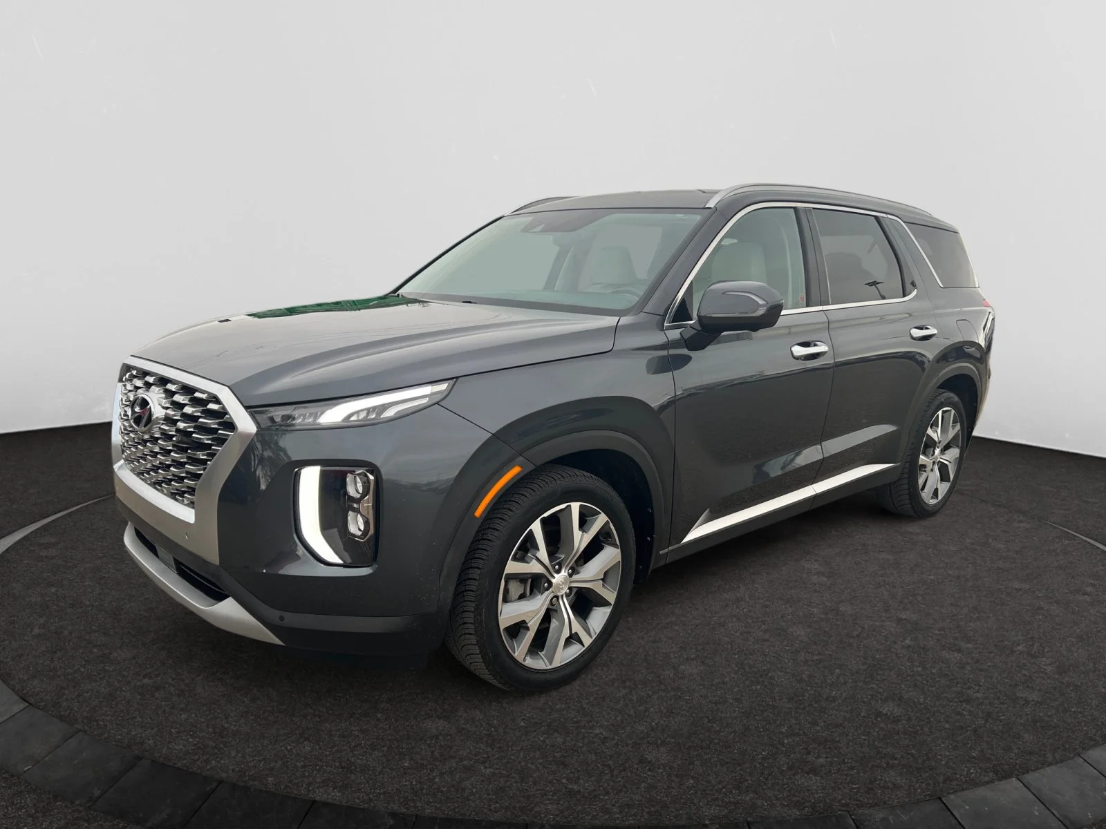 Used 2020 Gray Hyundai Luxury AWD image 1