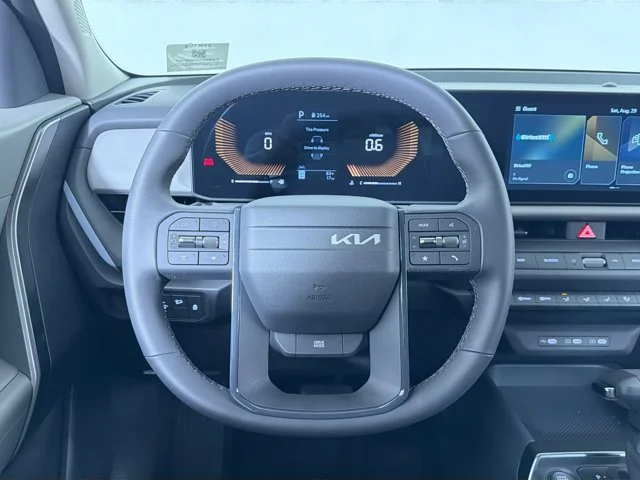 New 2027 IVORY SILVER Kia LX image 13