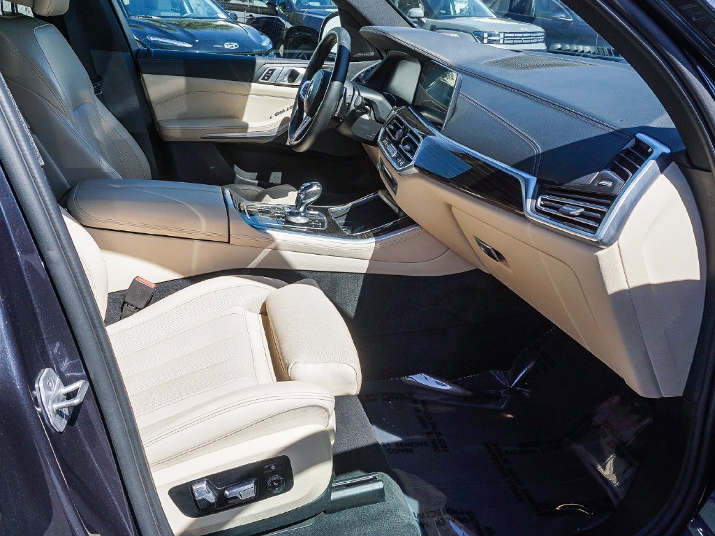 Used 2021 Gray Metallic BMW xDrive40i image 13