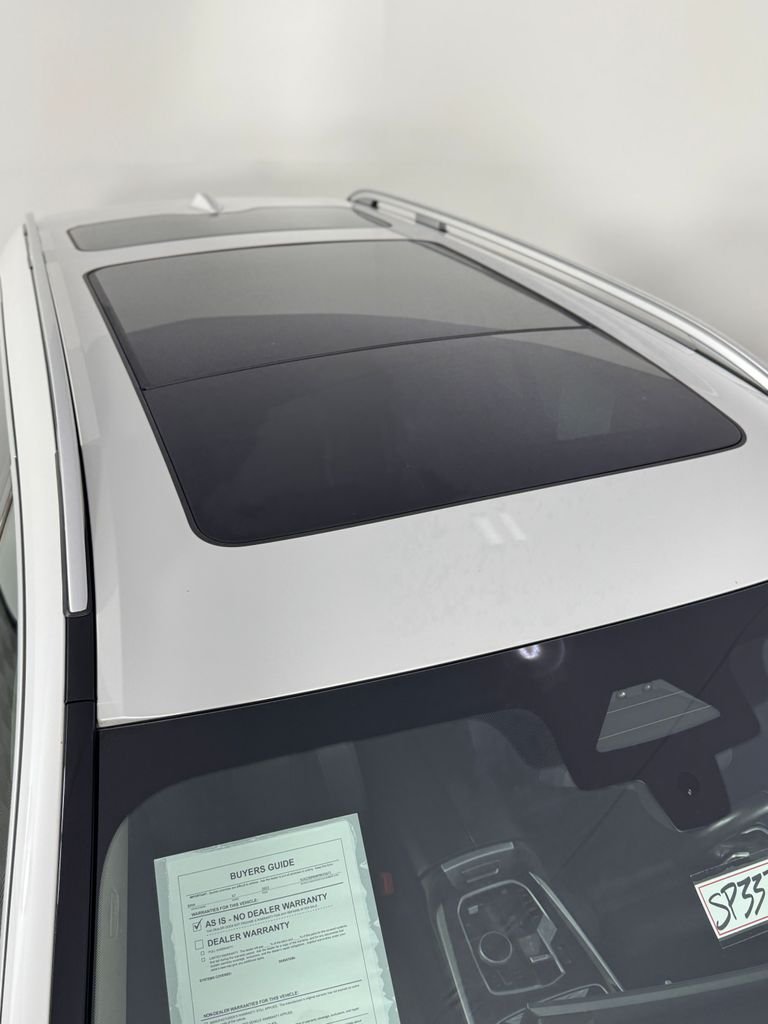 Used 2023 White Metallic BMW xDrive40i image 49