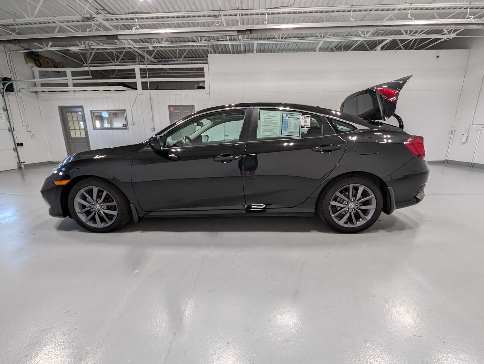 Used 2020 Crystal Black Pearl Honda EX image 12