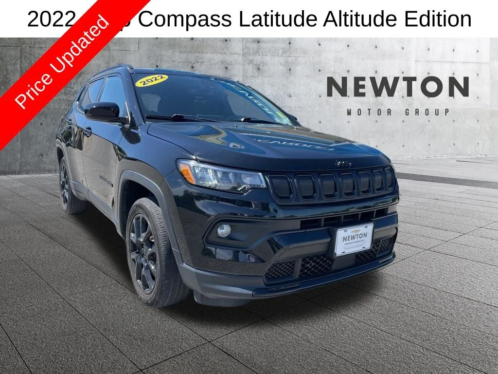 Used 2022 Diamond Black Jeep Latitude image 1